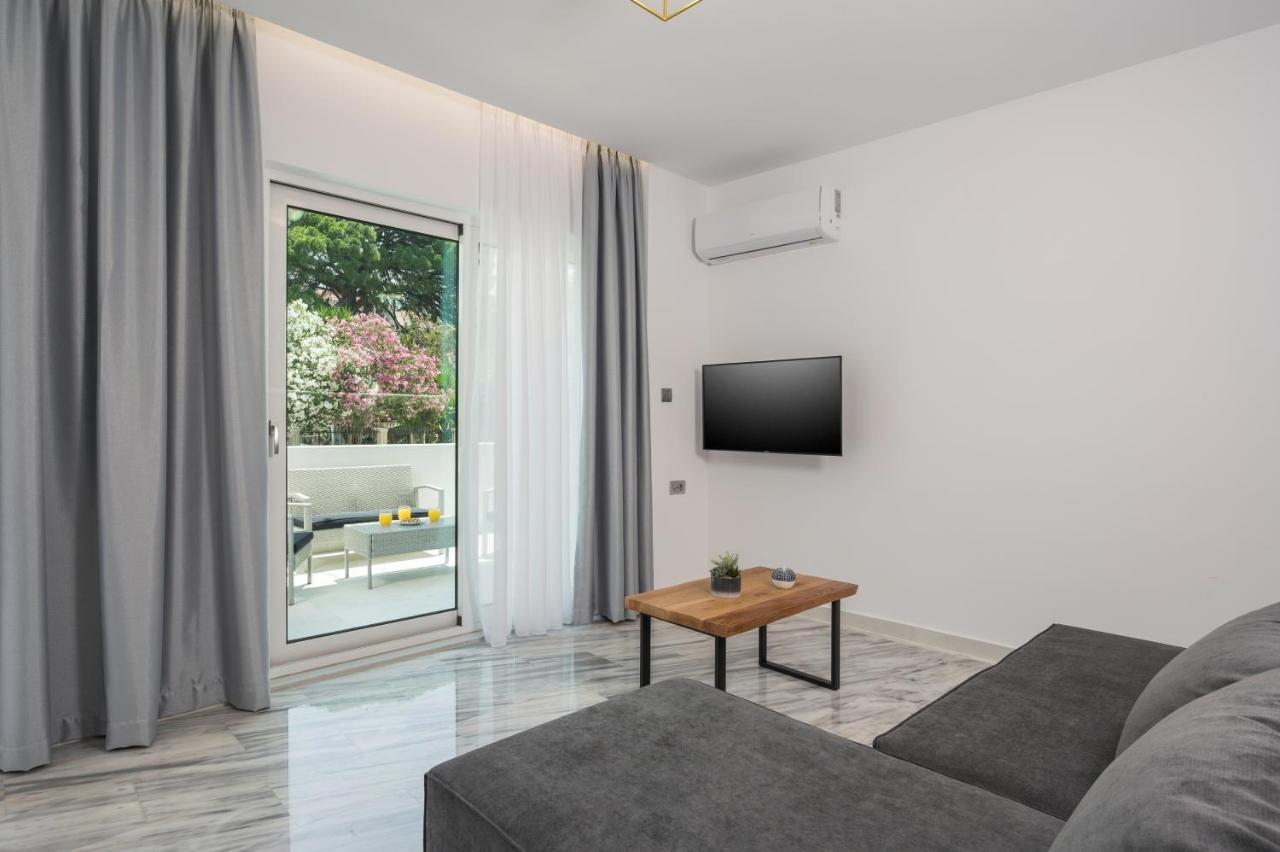 Lägenhet Quarters Luxury Apts *